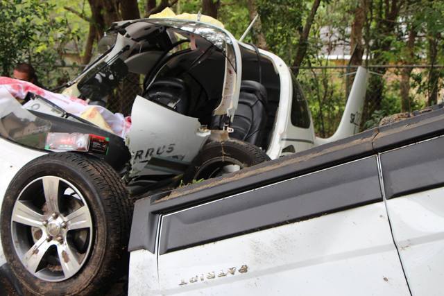 Small Plane Crashes Into Car Near Florida Church, 1 Injured